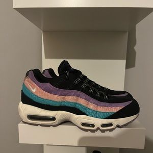 Nike Air Max 95 | size W11/M9.5 | black/pink/purple/blue